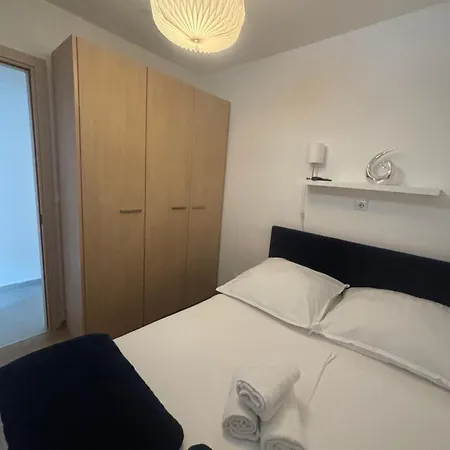 Lägenhet Dalmatinos Znjan *